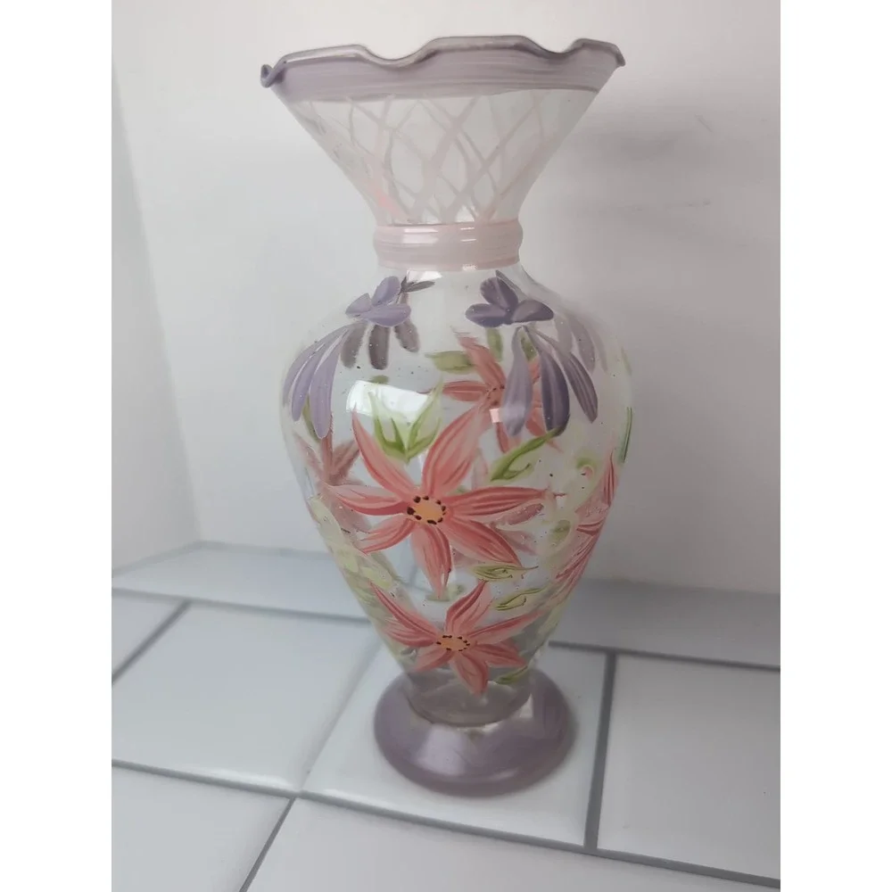 Set of 2 Tracy Porter Hand Painted Art Glass Floral Vases Scalloped Rim 6.5